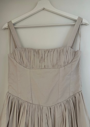 xs Beden Zara kemik rengi elbise