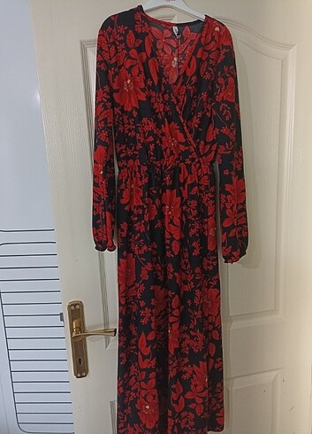 38 Beden kırmızı Renk Günlük elbise boy 1.26 cm 