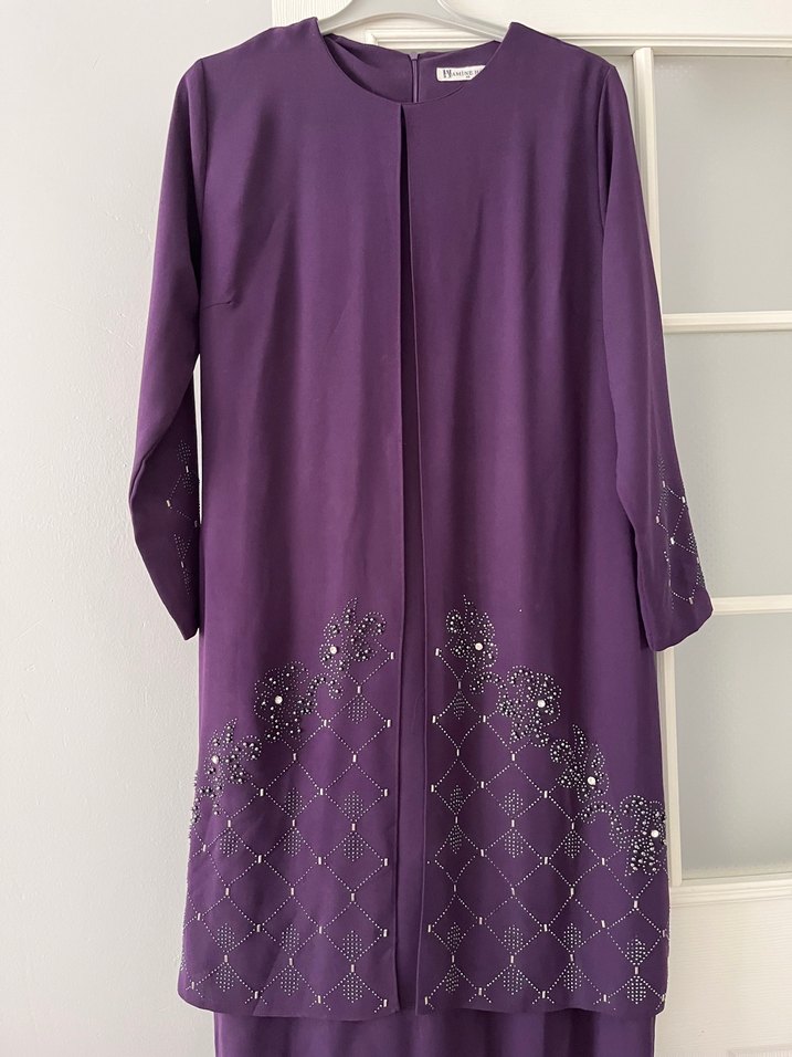 Uzun Kollu Mor İşlemeli Kadın Elbise - Görsel 3