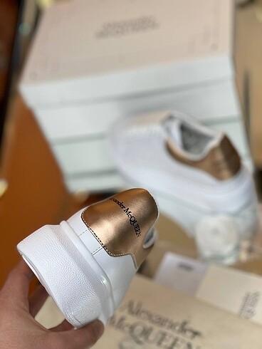 40 Beden beyaz Renk Alexander McQueen