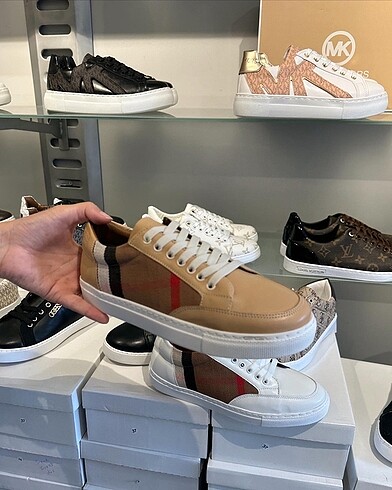 38 Beden siyah Renk Burberry sneakers