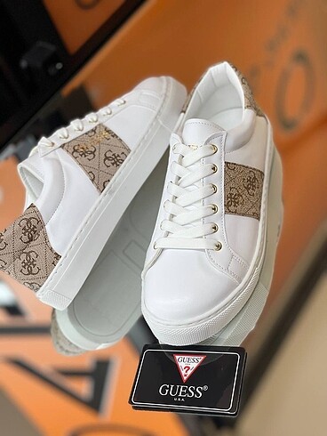 Guess Guess sneakers