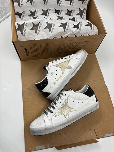 Golden Goose Deluxe Golden goose snakers