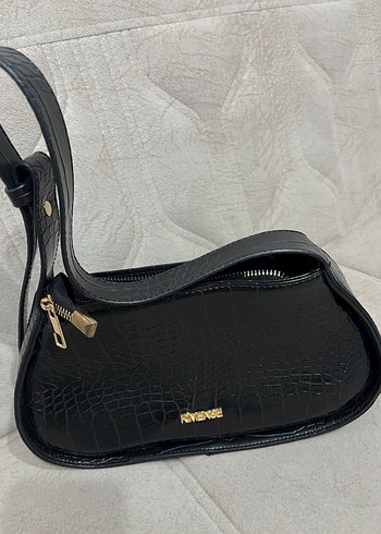 Zara Siyah Parlak Deri Yılan Desenli Kadın Çanta