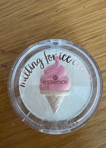 Beden Renk Essence Pastel Bej Aydınlatıcı