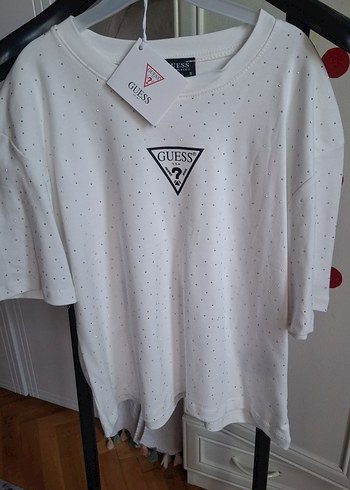 Beyaz Baskılı Guess Kadın Tişört