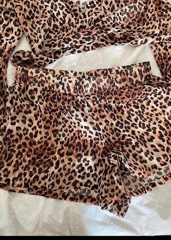 LC Waikiki Leopar Desenli Kahverengi Mini Kadın Sabahlık veya plaj