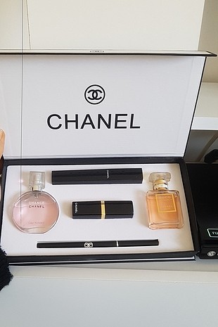 Chanel Set 