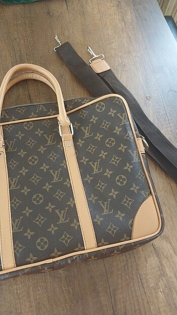 Louis Vuitton Evrak cantasi