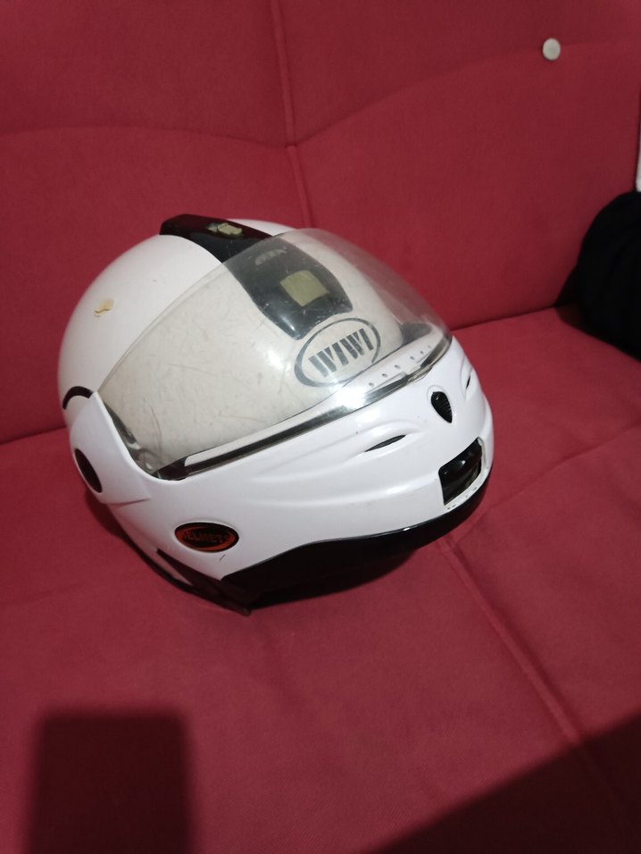 Parlak Beyaz Seramik Motosiklet Kaskı - Görsel 4