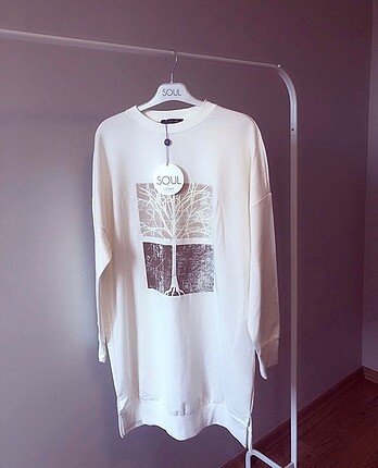 Sweetshirt