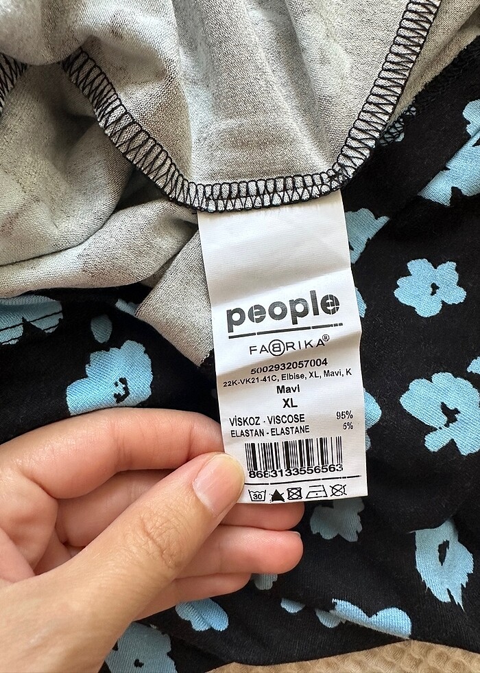 Fabrika çiçekli elbise - Görsel 4