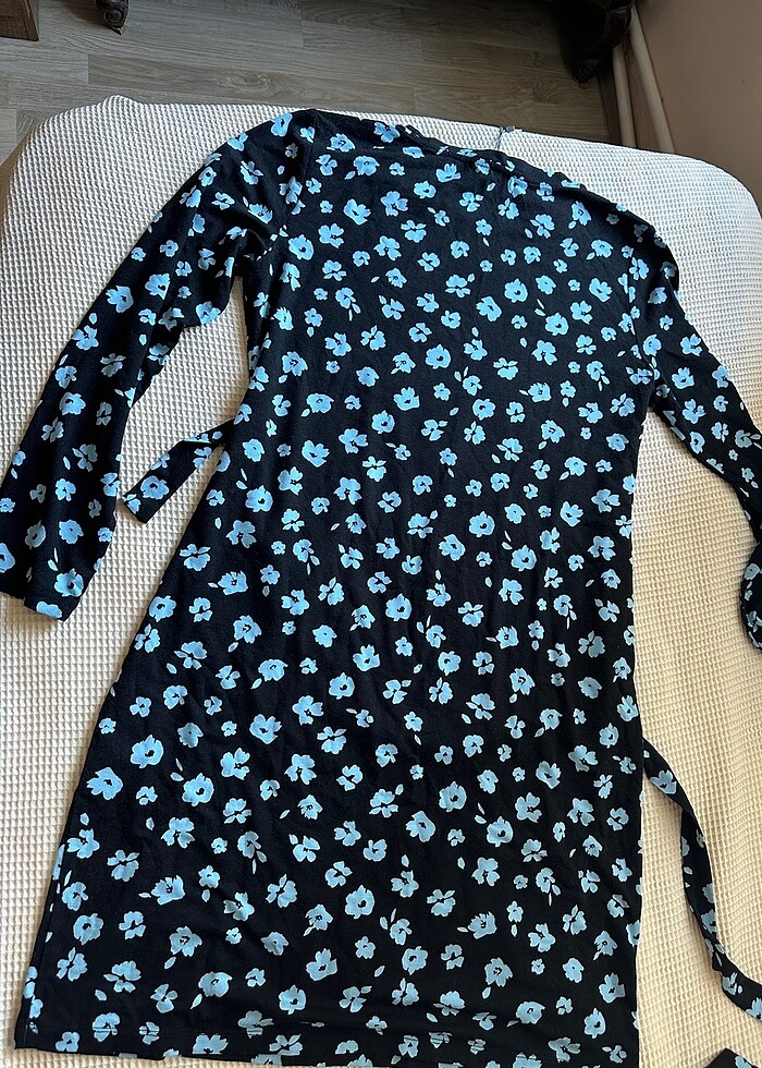 Fabrika çiçekli elbise - Görsel 2