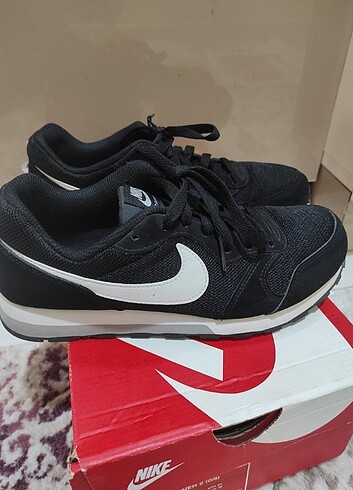 38 Beden siyah Renk Nike Orijinal spor ayakkabısı 