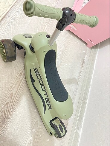  Beden yeşil Renk Oturaklı scooter