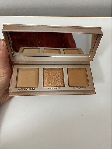  Beden Essence bronzer