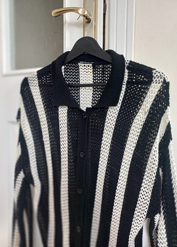 Gri Siyah Çizgili Ajurlu Kadın Hırka - Görsel 3