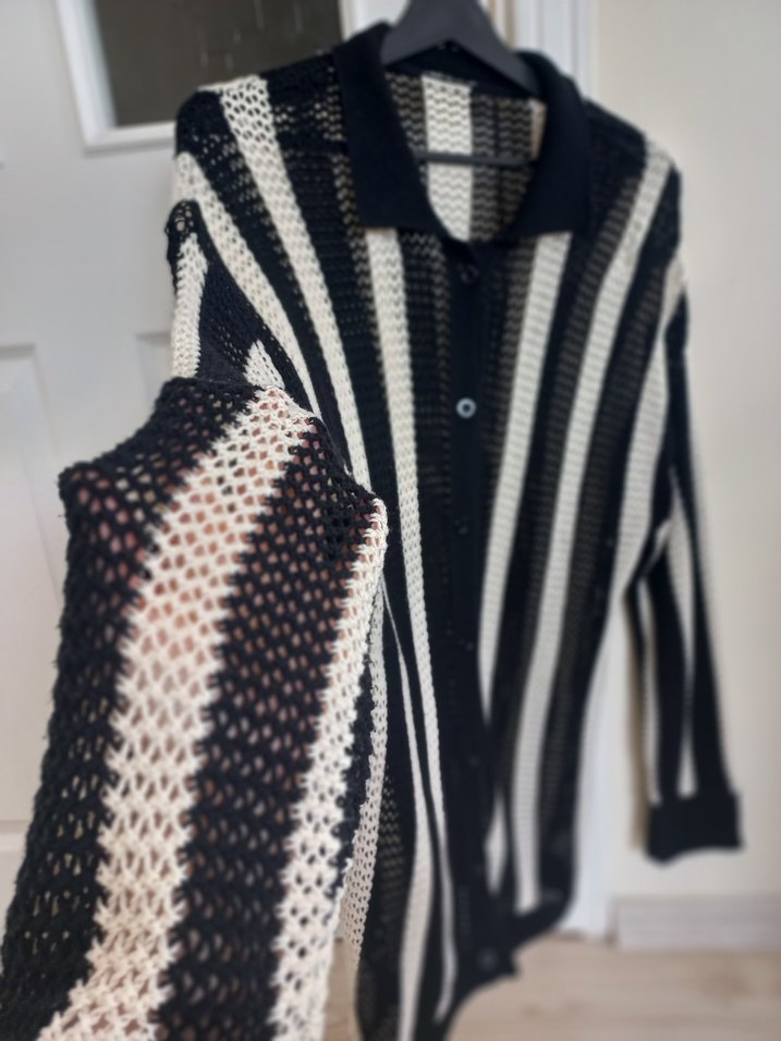 Gri Siyah Çizgili Ajurlu Kadın Hırka - Görsel 4