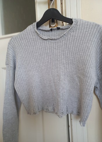 Gri Yırtık detaylı Crop Triko Kazak - Görsel 3