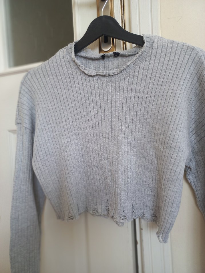 Gri Yırtık detaylı Crop Triko Kazak - Görsel 3