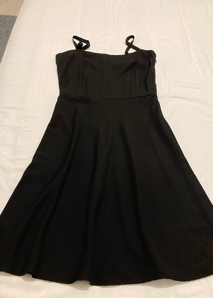 Siyah askılı Çan elbise - Görsel 4