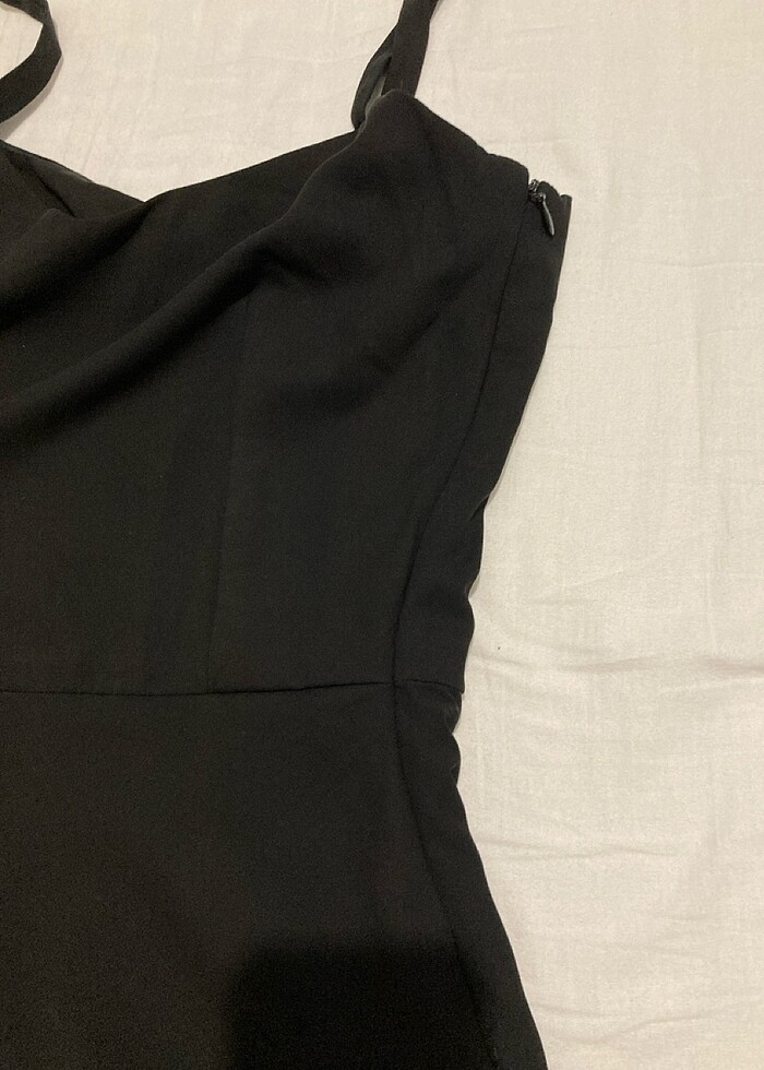 Siyah askılı Çan elbise - Görsel 5