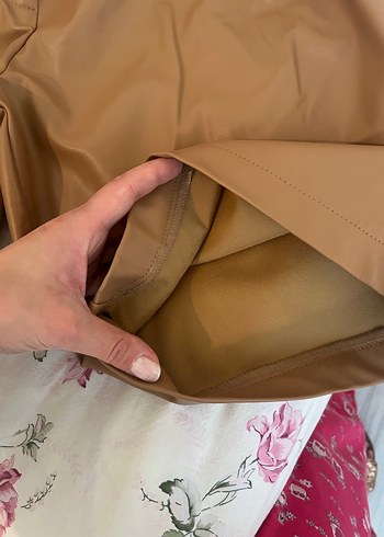 Bej Deri Kadın Mini Şort - Görsel 3