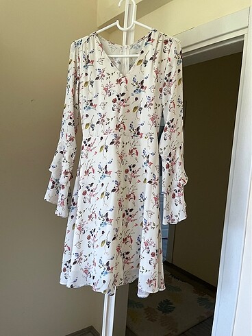 Çiçekli elbise - Görsel 3