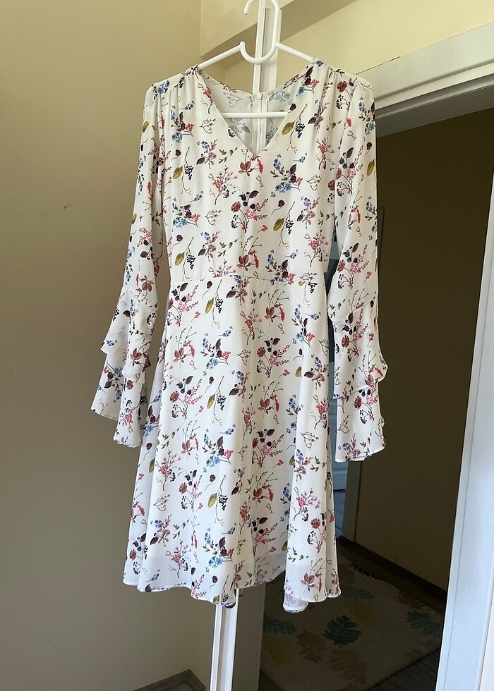 Çiçekli elbise - Görsel 3