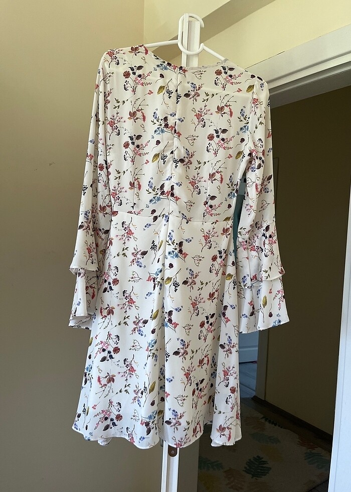 Çiçekli elbise - Görsel 2