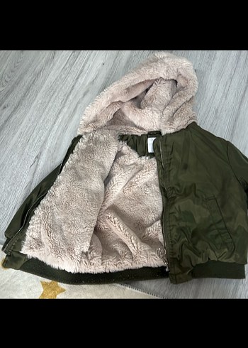 Erkek Çocuk Gri Kapüşonlu Kürklü Ceket - Görsel 2