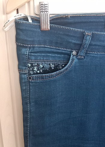 Pul detaylı Kot Pantolon - Görsel 2