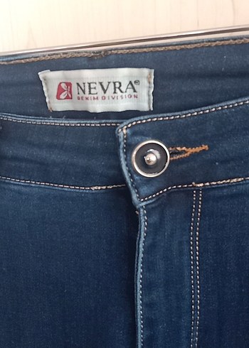 Pul detaylı Kot Pantolon - Görsel 3