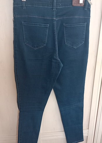 Pul detaylı Kot Pantolon - Görsel 8