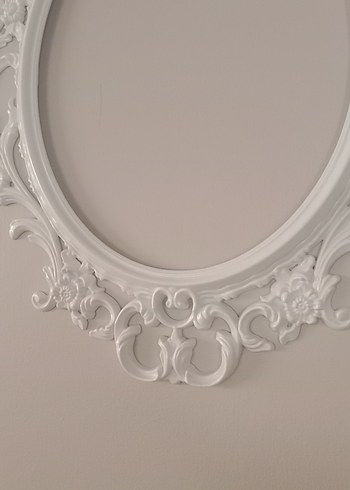 Beyaz Oyma Detaylı Oval Duvar çerçevesi - Görsel 3