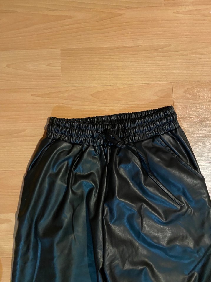 Siyah Deri Kadın Rahat Kesim Pantolon - Görsel 3