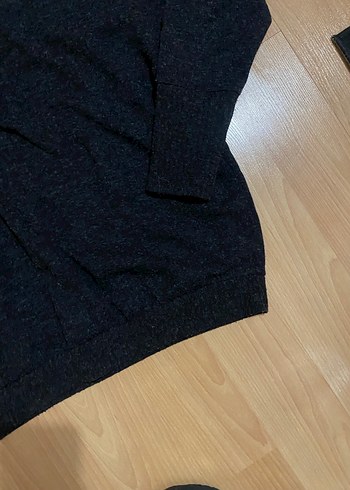 Dantel Detaylı V Yakalı Gri Triko Kazak - Görsel 4