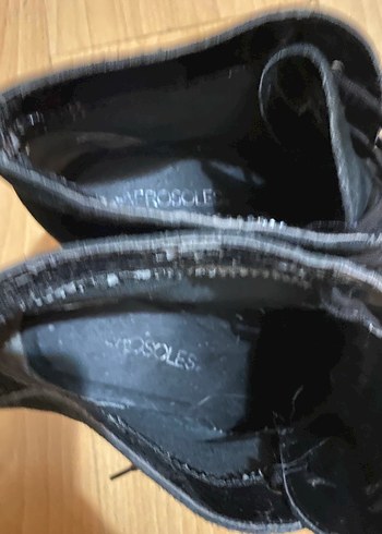 Siyah Süet Kemerli Kadın Dolgu Topuk Bot - Görsel 4