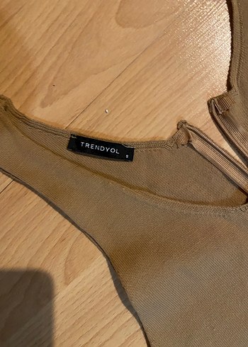 Bej V Yakalı Uzun Kadın Tulum - Görsel 4