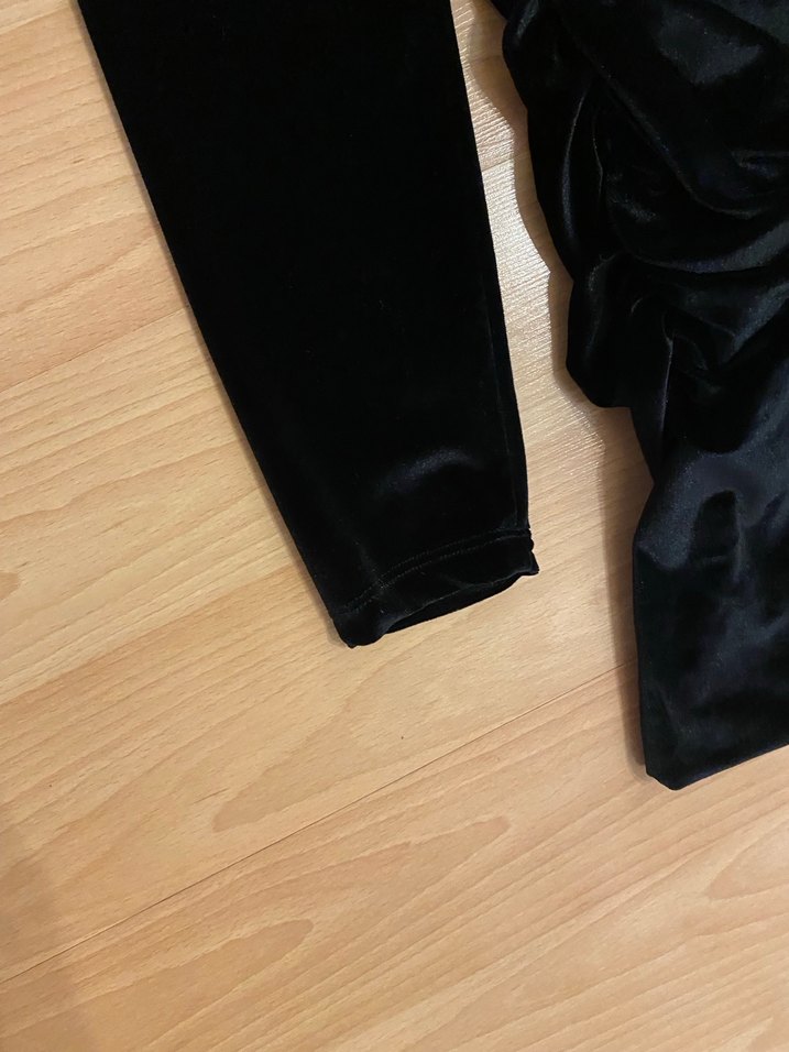 Siyah V Yakalı Gotik Kadın Abiye Elbise - Görsel 3