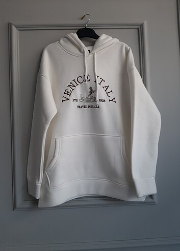 İşlemeli kapüşonlu sweatshirt 