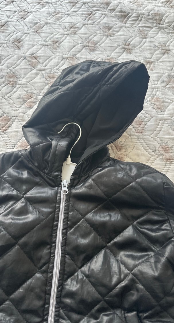 Erkek Çocuk Siyah Kapüşonlu Deri Ceket - Görsel 3