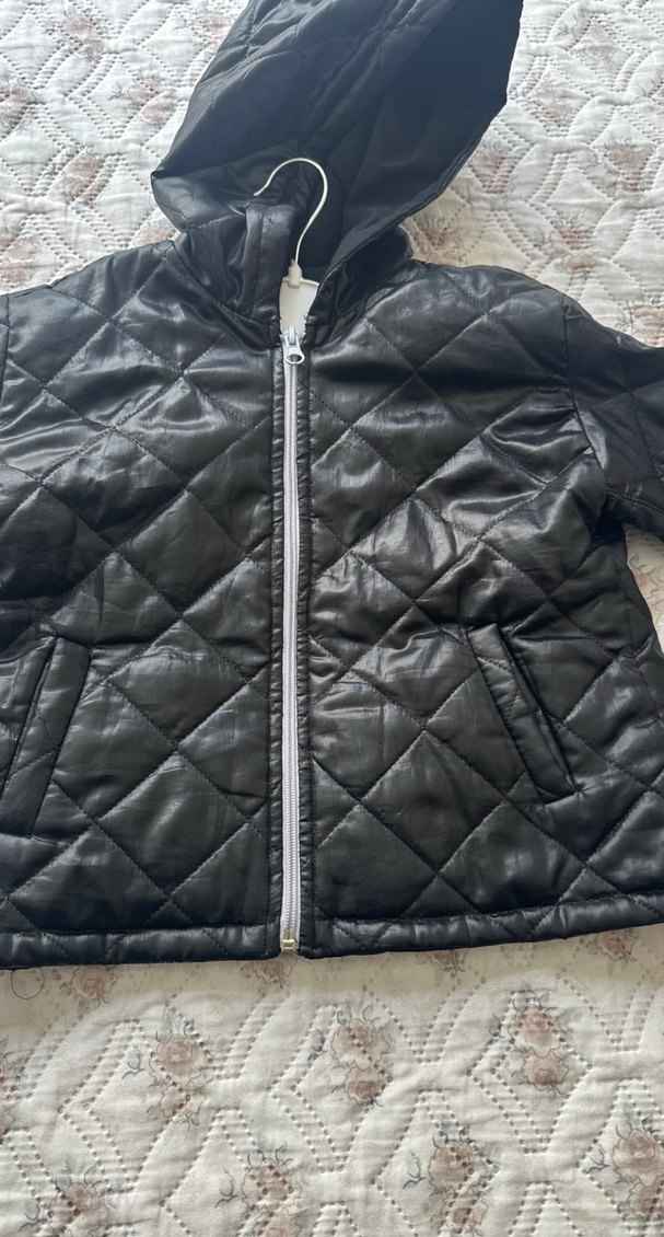 Erkek Çocuk Siyah Kapüşonlu Deri Ceket - Görsel 2