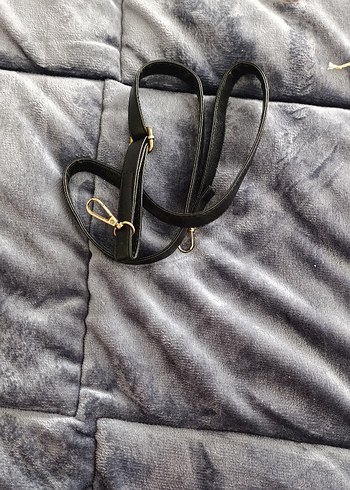 Bershka siyah çanta askısı