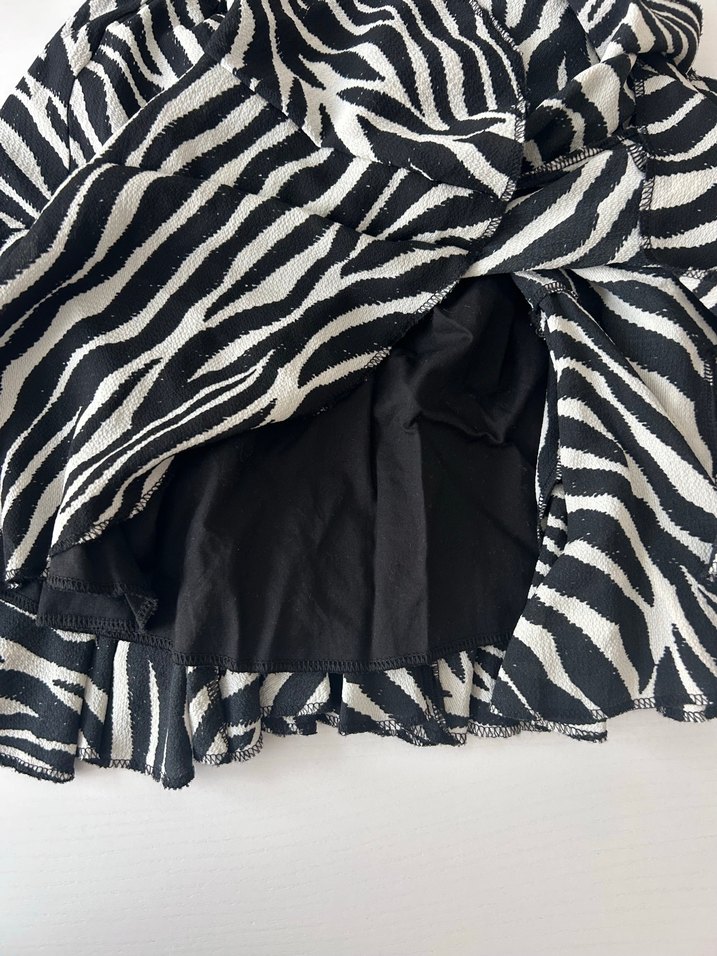New İn Zebra Desenli Volanlı Etek — görsel 2/4