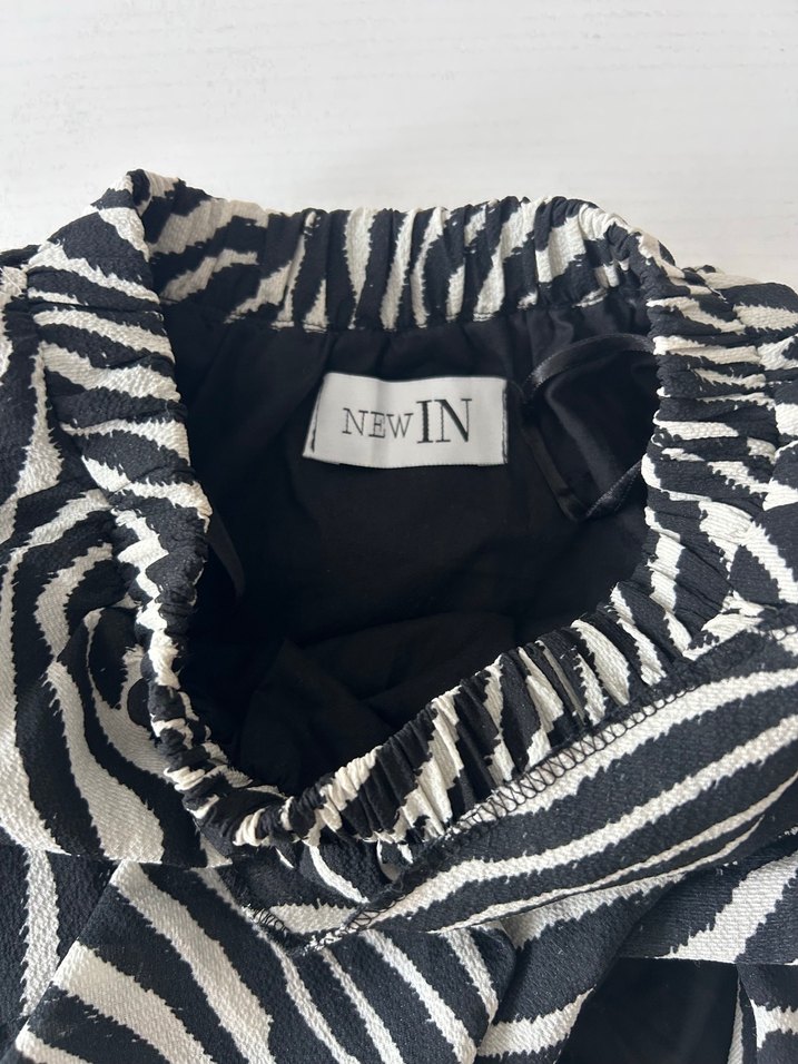 New İn Zebra Desenli Volanlı Etek — görsel 3/4