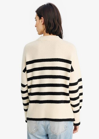 Kadın Beyaz Çizgili Örgü Triko Kazak - Görsel 5