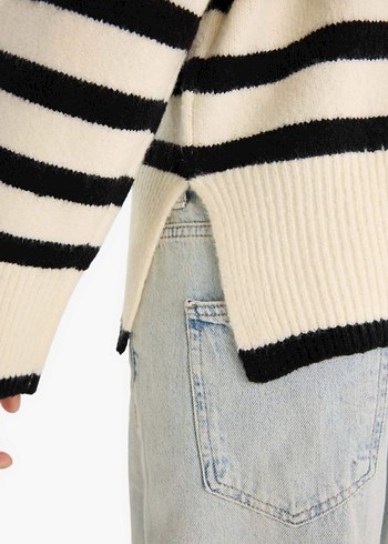 Kadın Beyaz Çizgili Örgü Triko Kazak - Görsel 4