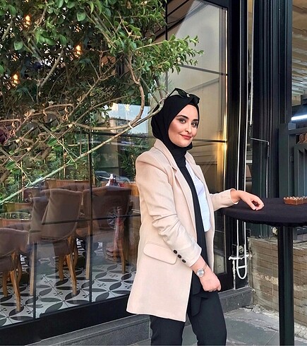 Blazer Kadın Çeker
