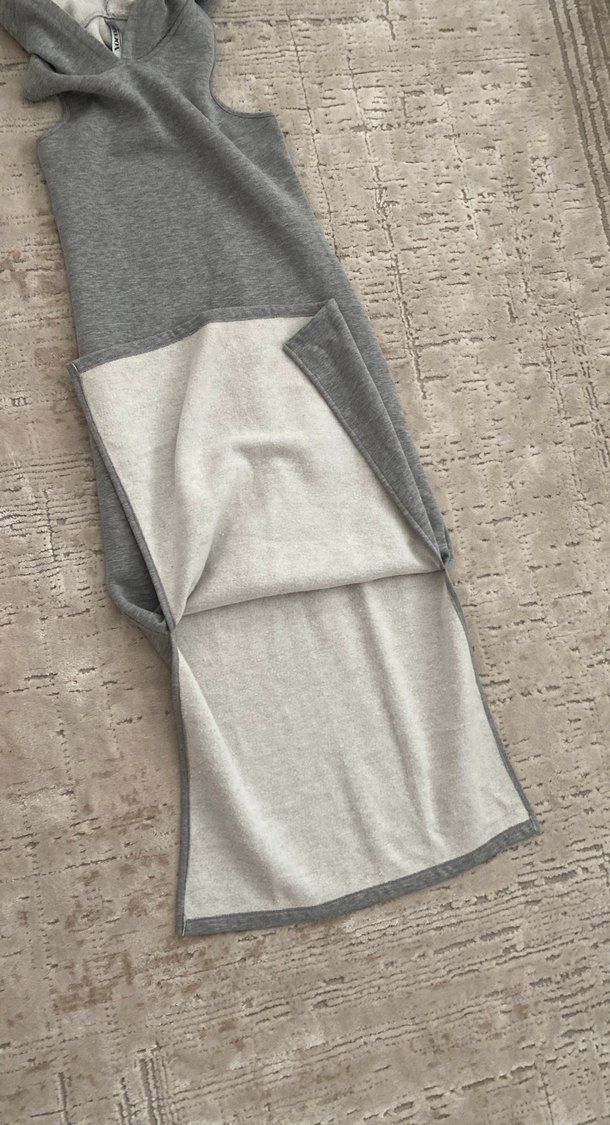 Gri Yüksek Yakalı Uzun Elbise - Görsel 3